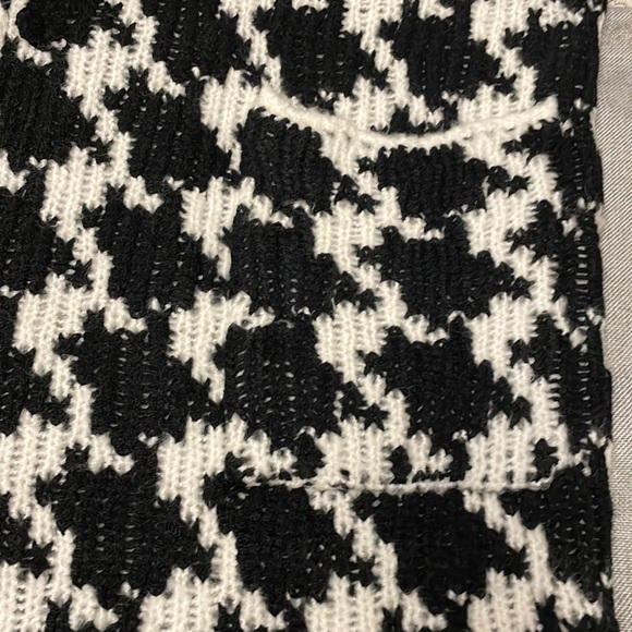 ANTHROPOLOGIE Houndstooth Hooded Long Sweater, size small. - Picture 10 of 12